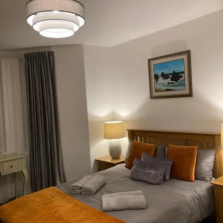 Beautiful Apartment One Double Bedroom With Additional Single Bed And One Single Bedroom With A Sofa Bed In Lounge Plymouth Exterior photo