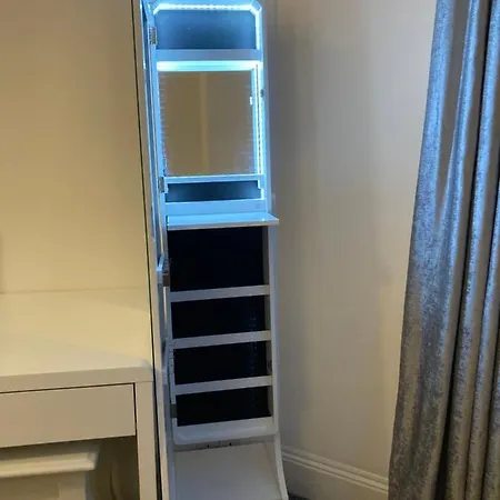 Beautiful Apartment One Double Bedroom With Additional Single Bed And One Single Bedroom With A Sofa Bed In Lounge Plymouth Exterior photo