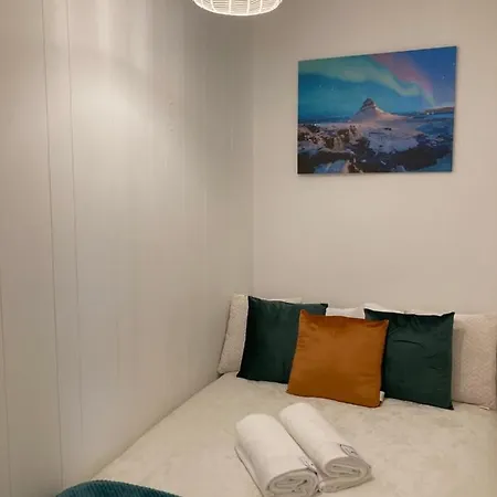 Beautiful Apartment One Double Bedroom With Additional Single Bed And One Single Bedroom With A Sofa Bed In Lounge Plymouth Exterior photo