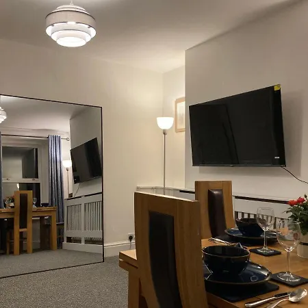 Beautiful Apartment One Double Bedroom With Additional Single Bed And One Single Bedroom With A Sofa Bed In Lounge Plymouth Exterior photo